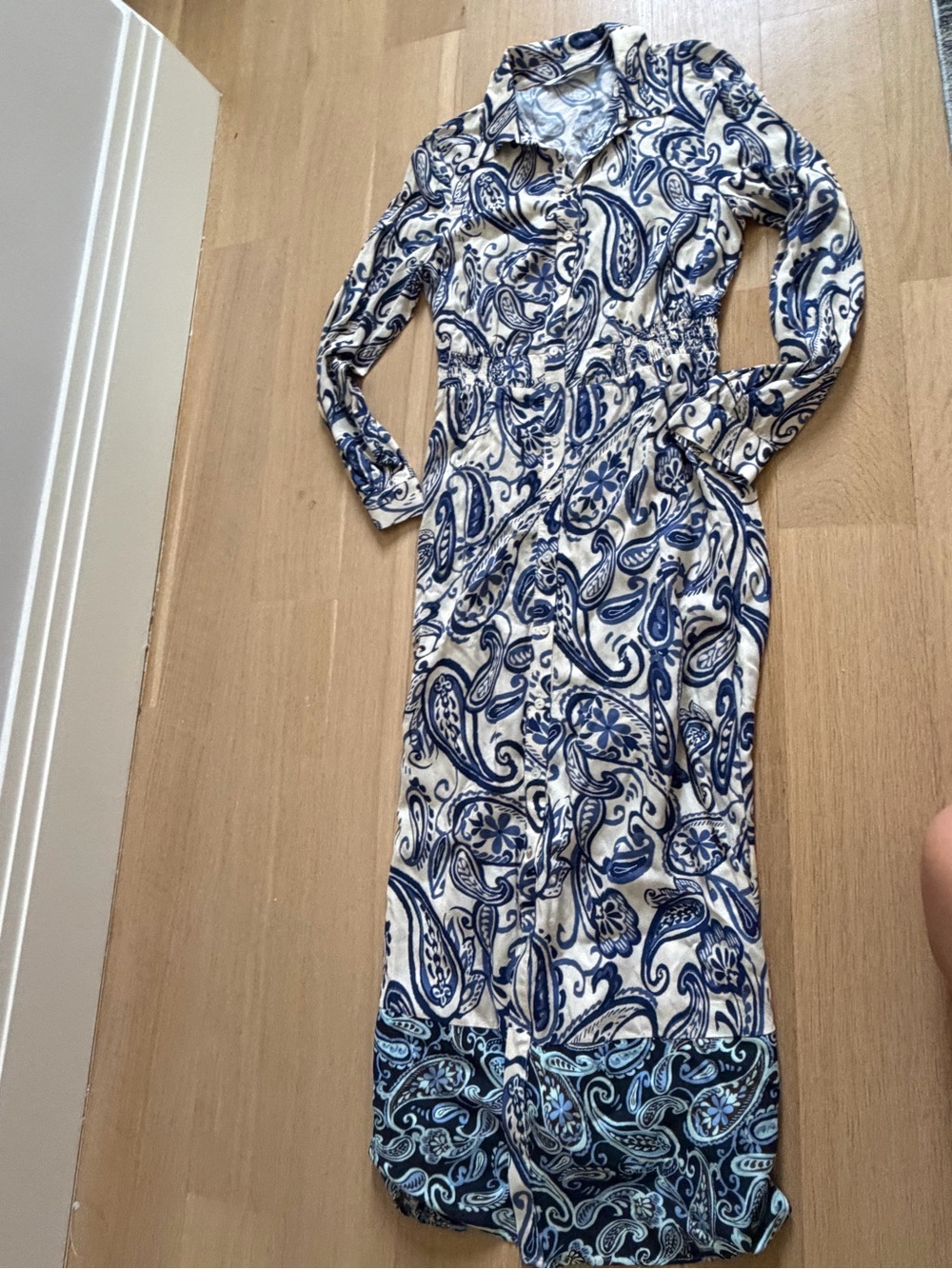 Zara blue and white maxi dress in good condition barely worn size US M